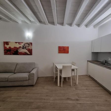 Profumo Di Lago Desenzano-By Goccia Di Lago ديسينسانو ديل غاردا المظهر الخارجي الصورة